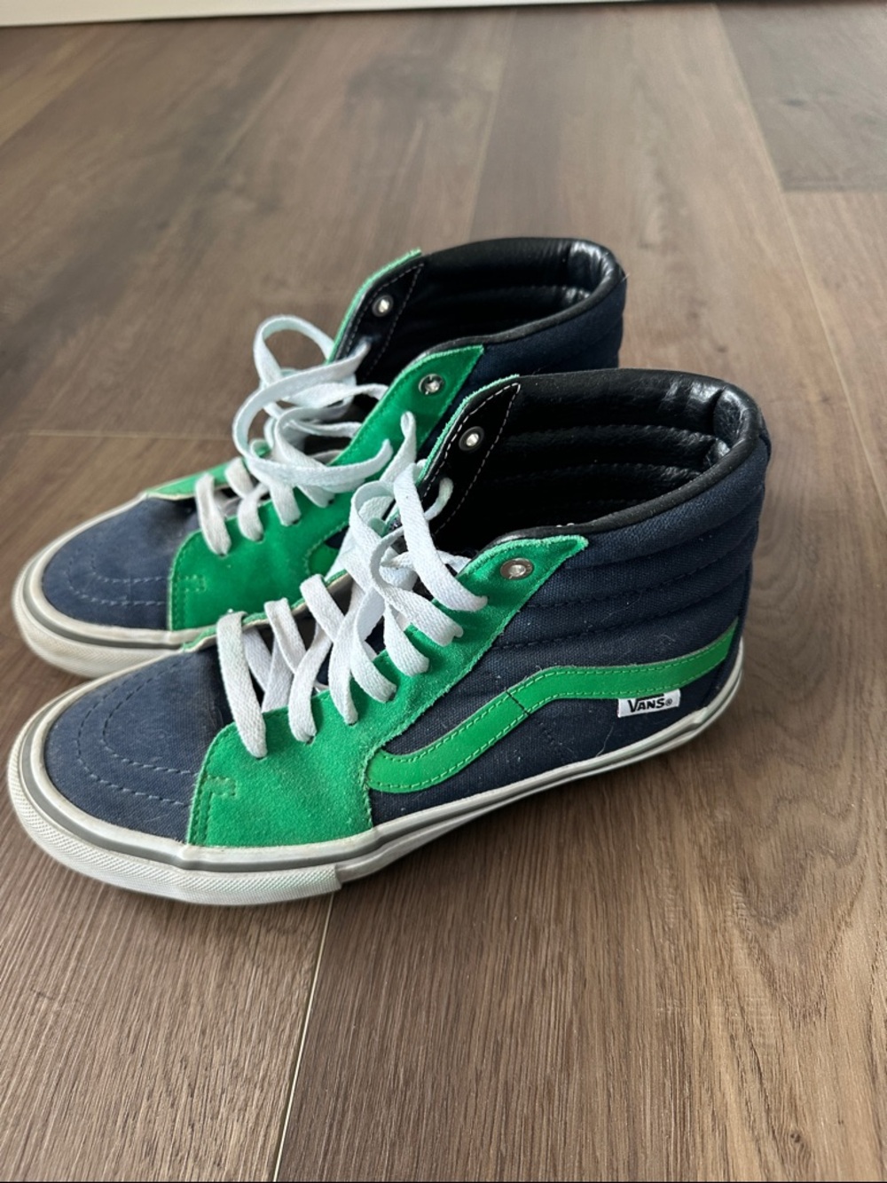 Vans Men’s high top Navy an Green custom canvas/ suede